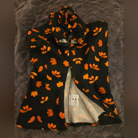 Collectif Black Blouse with Orange Leaf Pattern - Picture 5 of 6